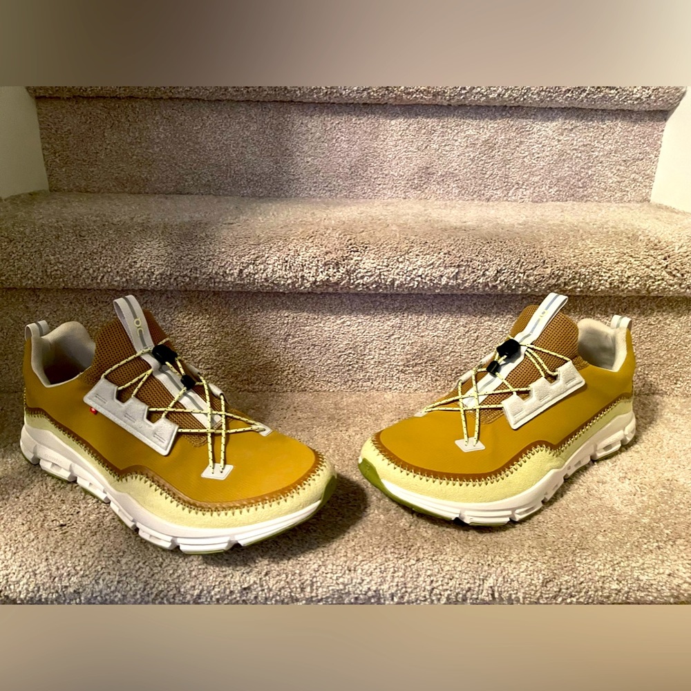 On cloud performance shoes